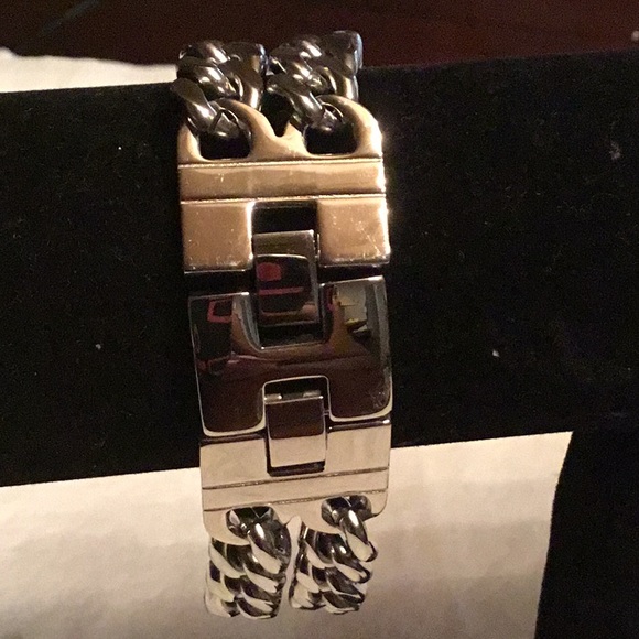 MENS SILVER BRACELETS WITH CROSSS - Picture 3 of 4